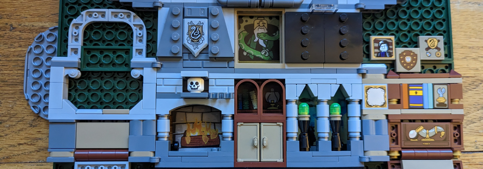 Slytherin Banner LEGO Review