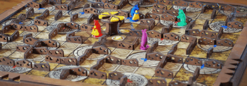 Cheese Chase – the mechanical board game with a living maze?!?