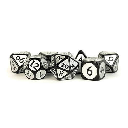 Fanroll - 16mm Enamel Acrylic Poly Dice Set: Black w/ Silver Enamel