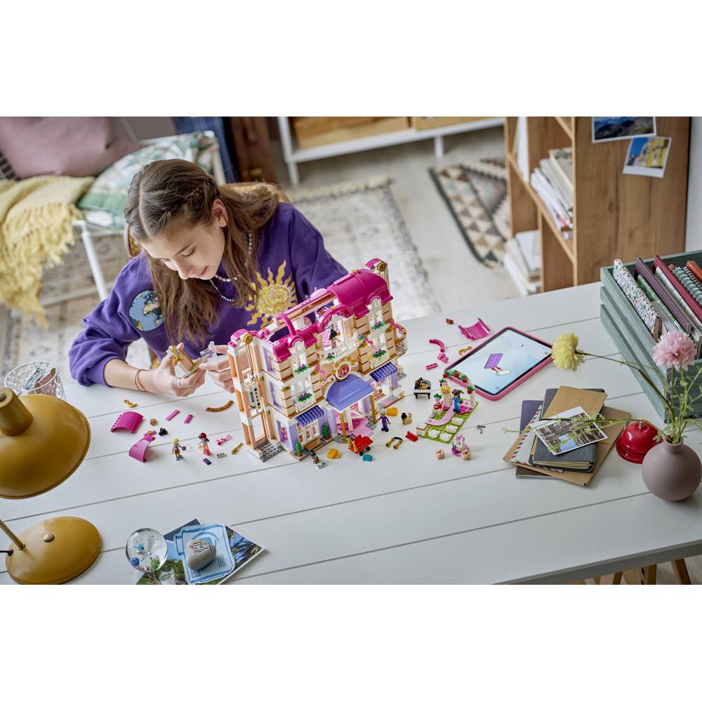 Lego Friends 42704 Heartlake City Grand Hotel