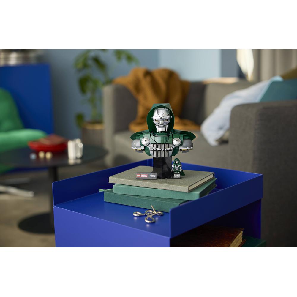 Lego Super Heroes 76345 Doctor Doom Bust