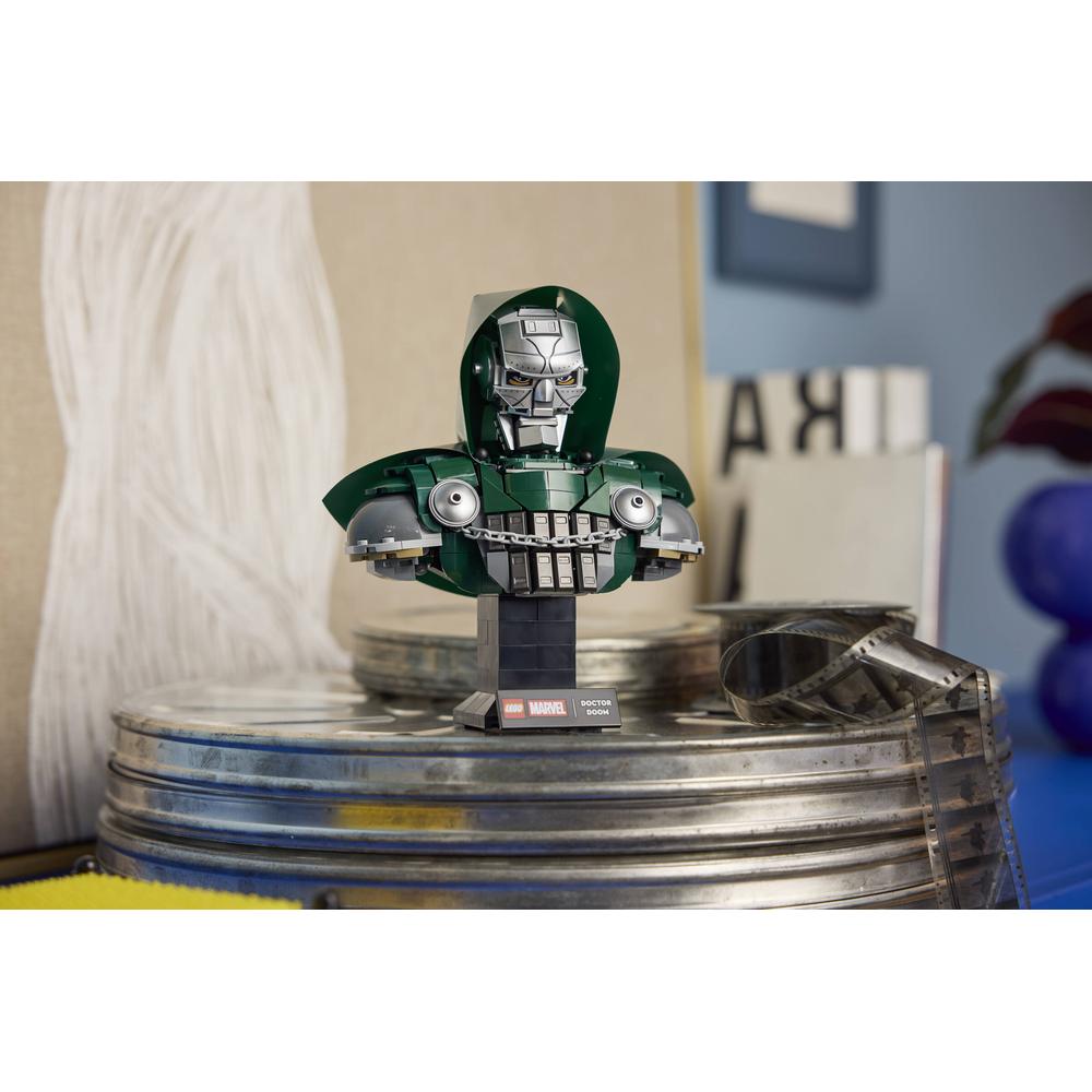 Lego Super Heroes 76345 Doctor Doom Bust