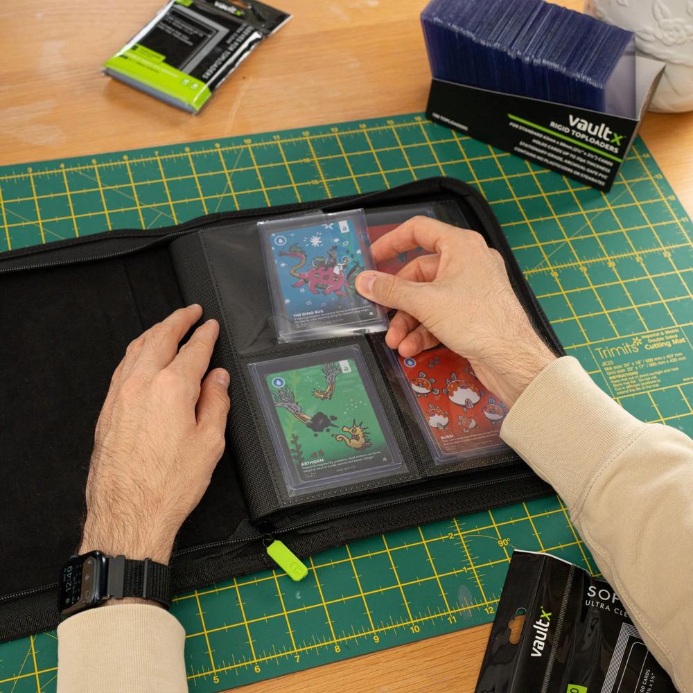 Toploader Compatible Zip Binder 4-Pocket_1